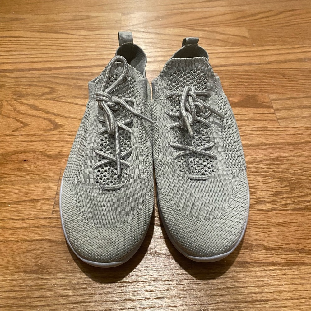 Mossimo Supply Co Grey Slip on shoes with laces, size 8
